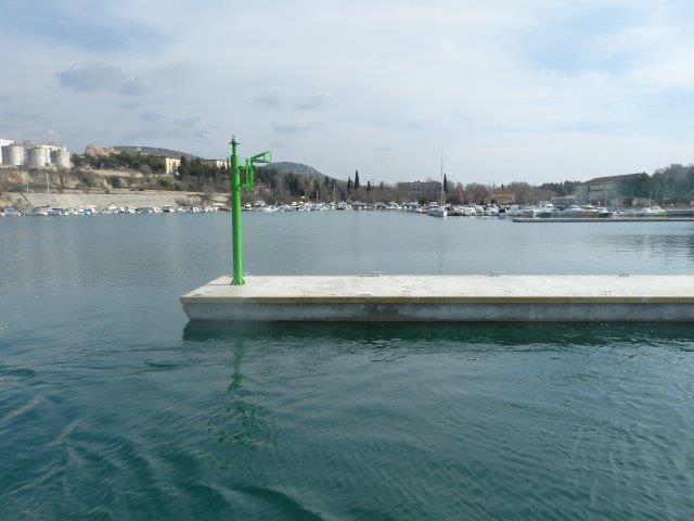 Postavljanje lučkog svjetla Luka Vrnaža